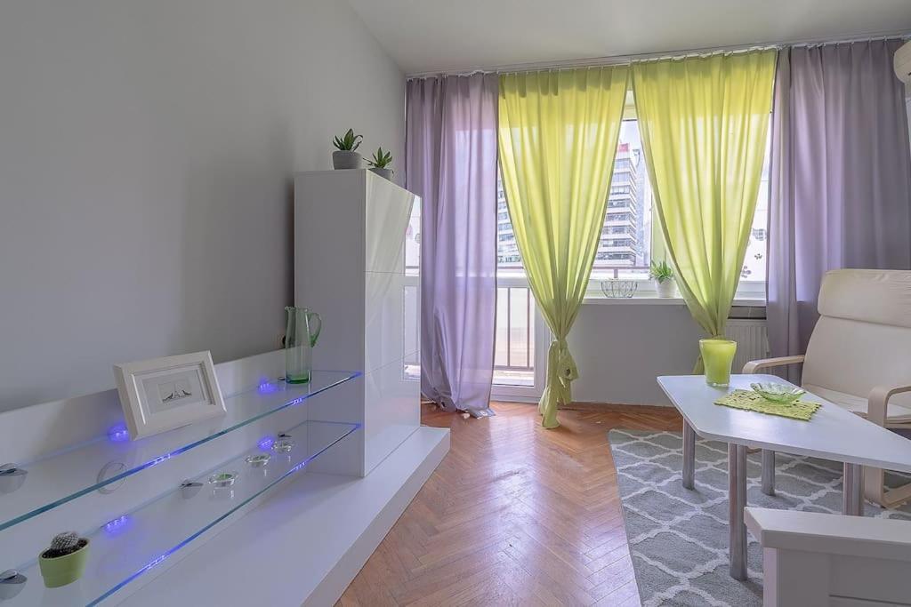 Central Station Gold Street Apartment Варшава Екстер'єр фото